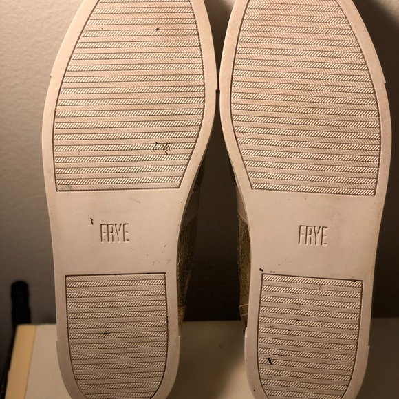 Frye’s Ivy Slip - Picture 3 of 4